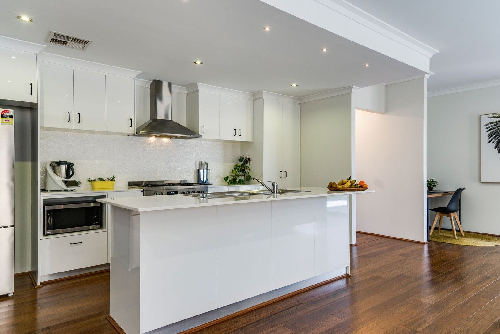 4 bedrooms House in 35 Katrine Parade CANNING VALE WA, 6155