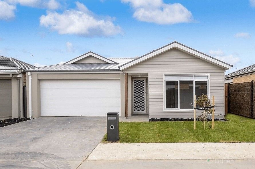 3 bedrooms House in 4 Firhill Way NARRE WARREN SOUTH VIC, 3805