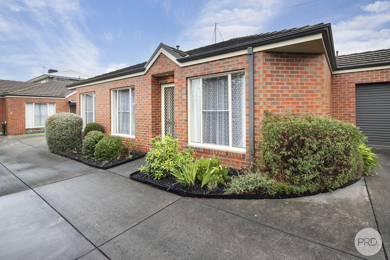 2/11 Alexander Avenue, Wendouree VIC 3355, Image 0