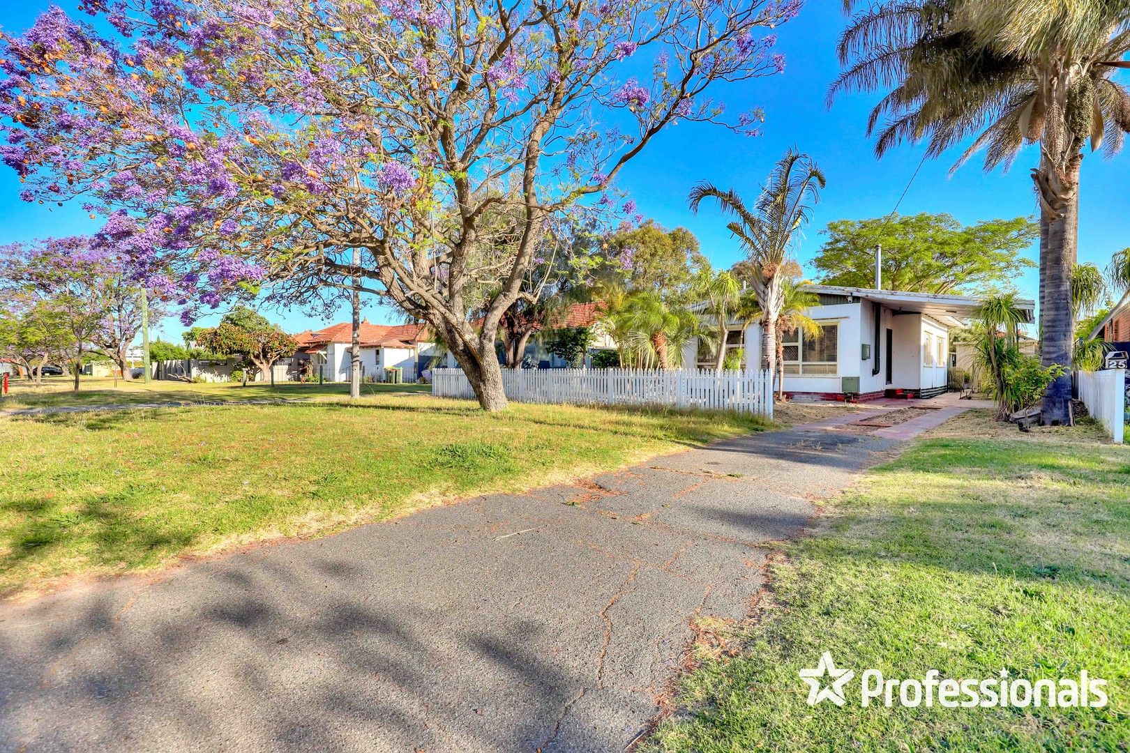 3 bedrooms House in 25 Broadway BASSENDEAN WA, 6054