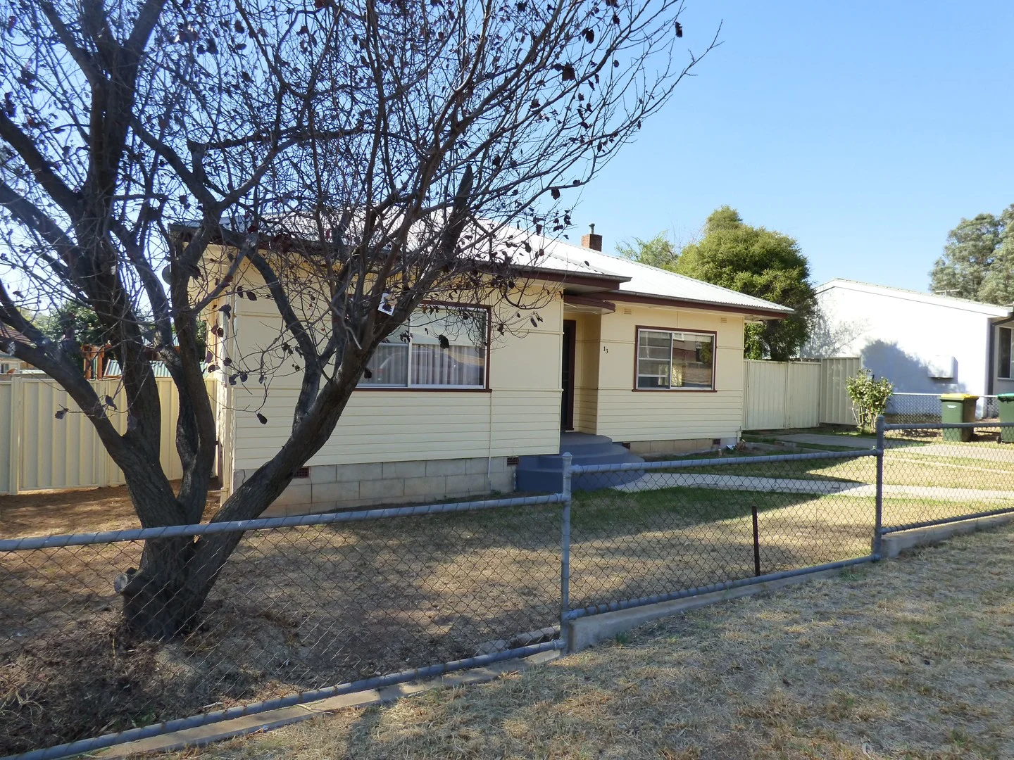 13 Memagong Street, Young NSW 2594