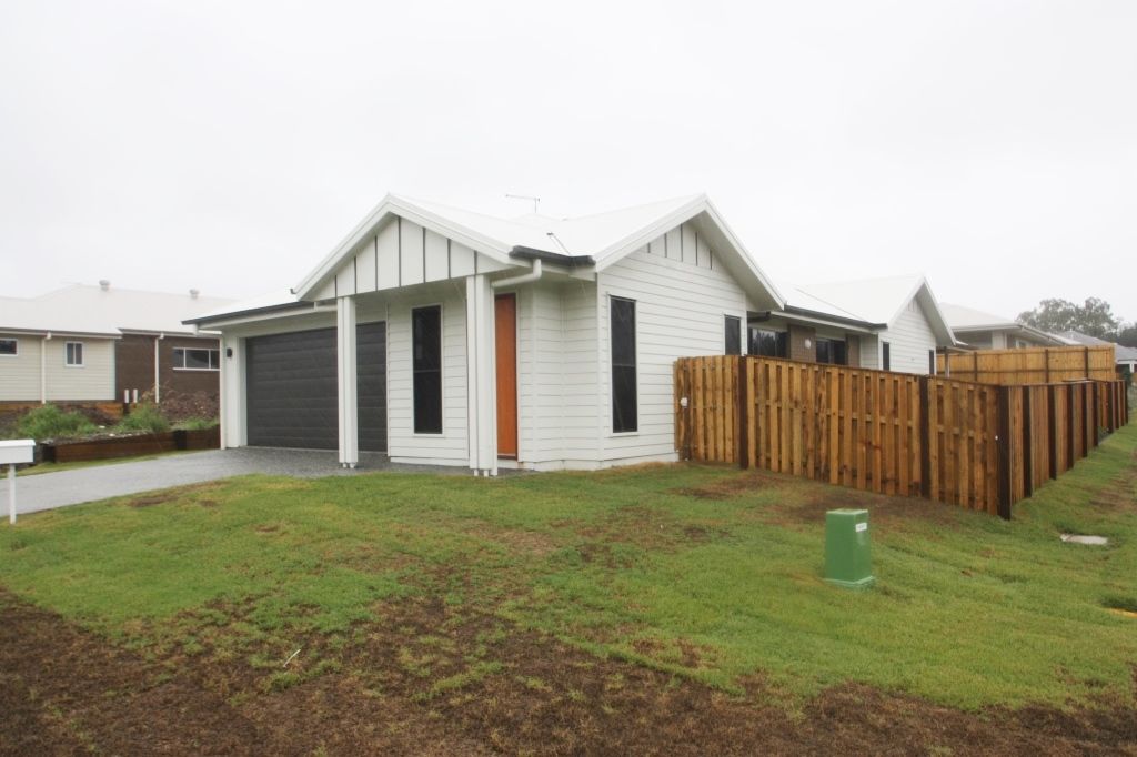 5 bedrooms House in 12 Nelms Place COOMERA QLD, 4209