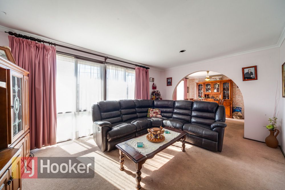 10 LOXWOOD AVE, Keysborough VIC 3173, Image 1