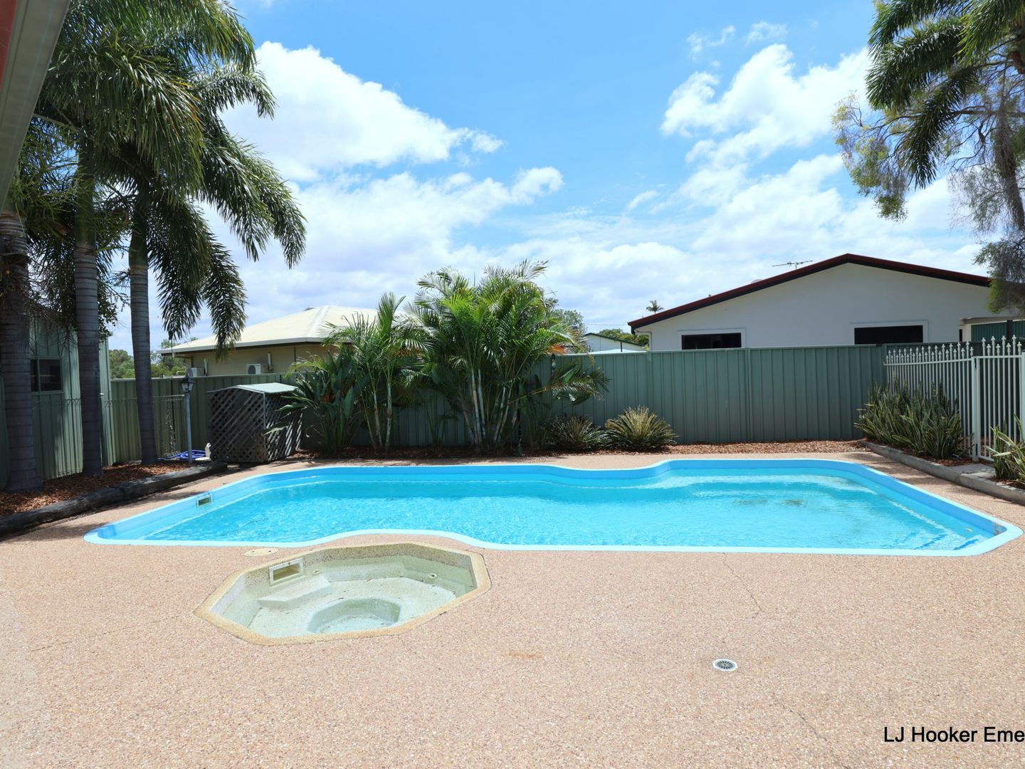 8 Smith Place, Emerald QLD 4720, Image 1