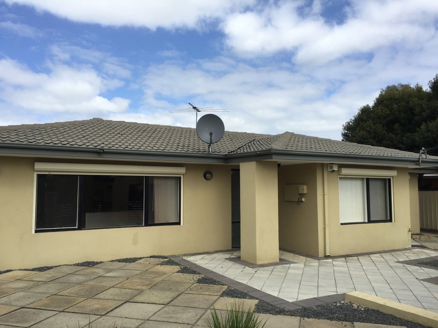 3 bedrooms House in 563 High Road PARKWOOD WA, 6147