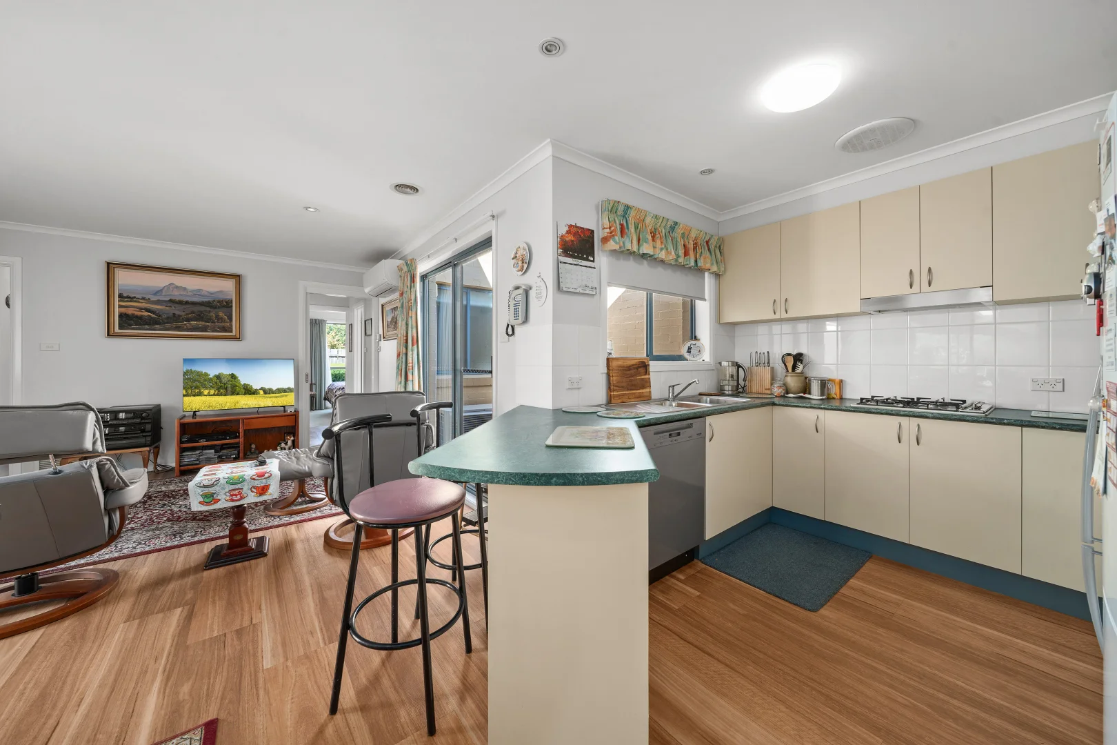 Additional image 10 of 13/2 Dines Place, Bruce ACT 2617