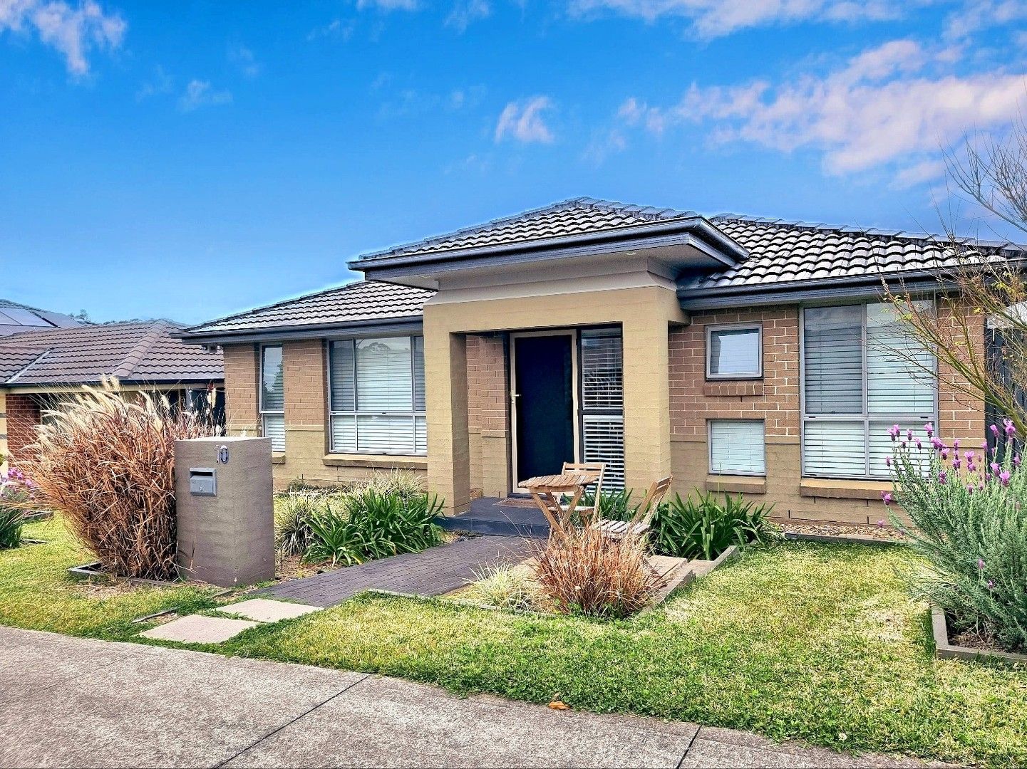 4 bedrooms House in 10 Charlie Street MIDDLETON GRANGE NSW, 2171