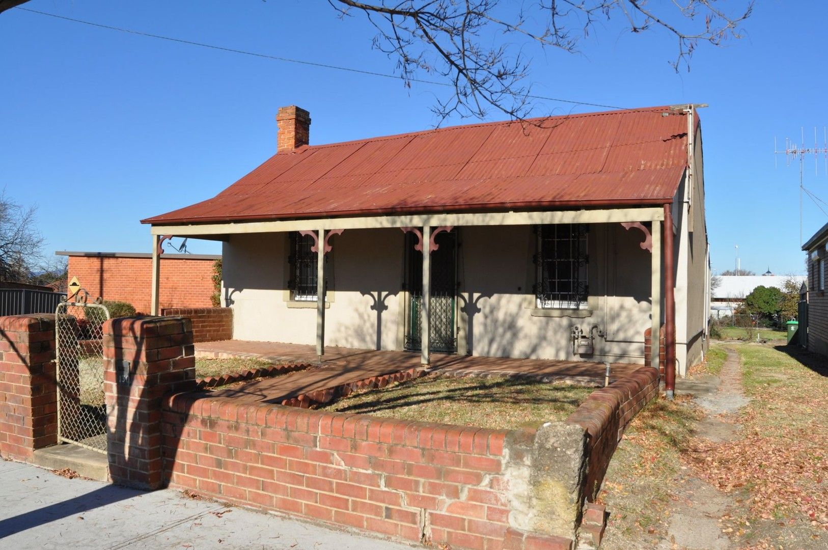 2 bedrooms House in 130 Stewart Street BATHURST NSW, 2795
