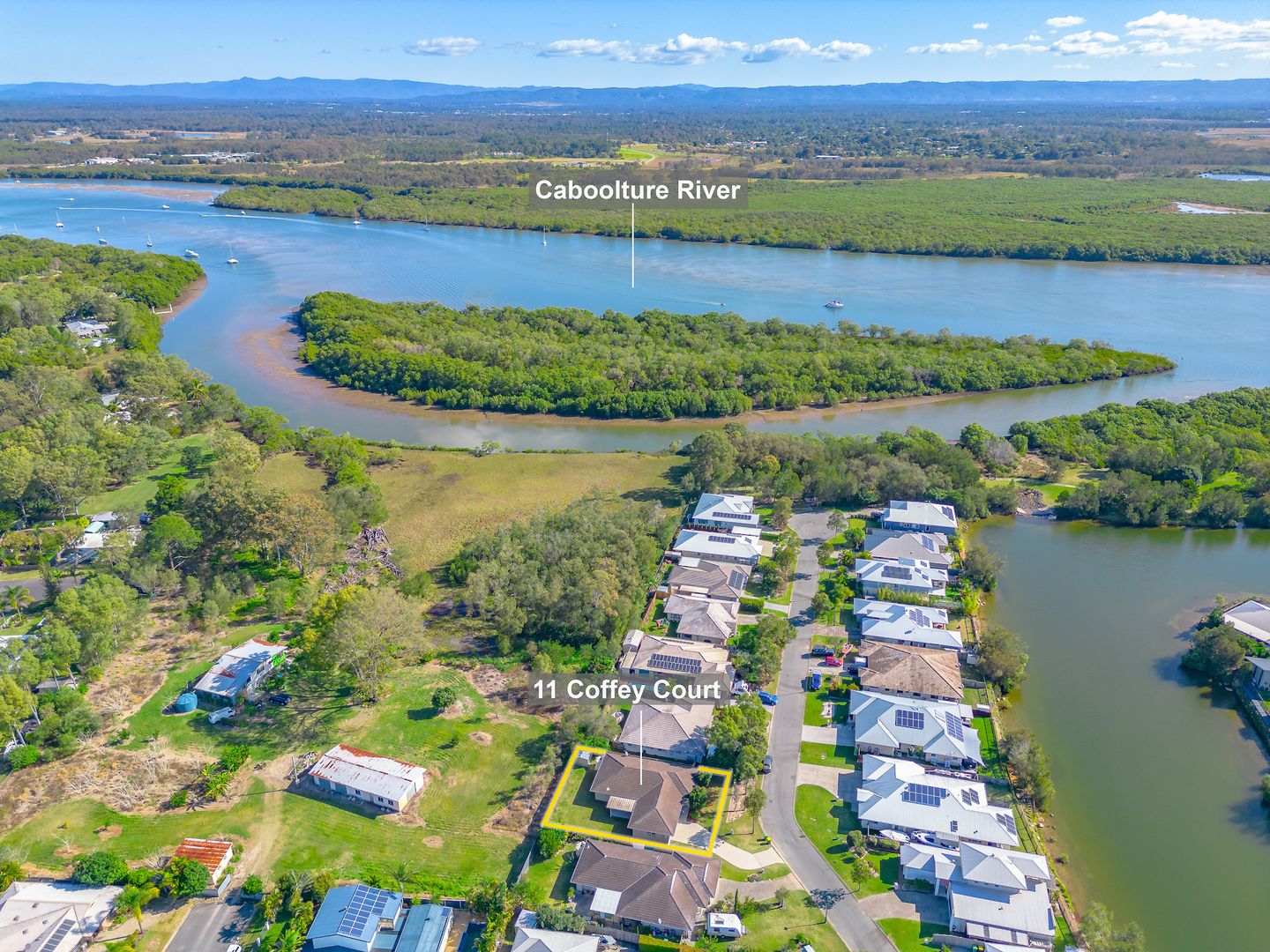 11 Coffey Court, Beachmere QLD 4510, Image 2