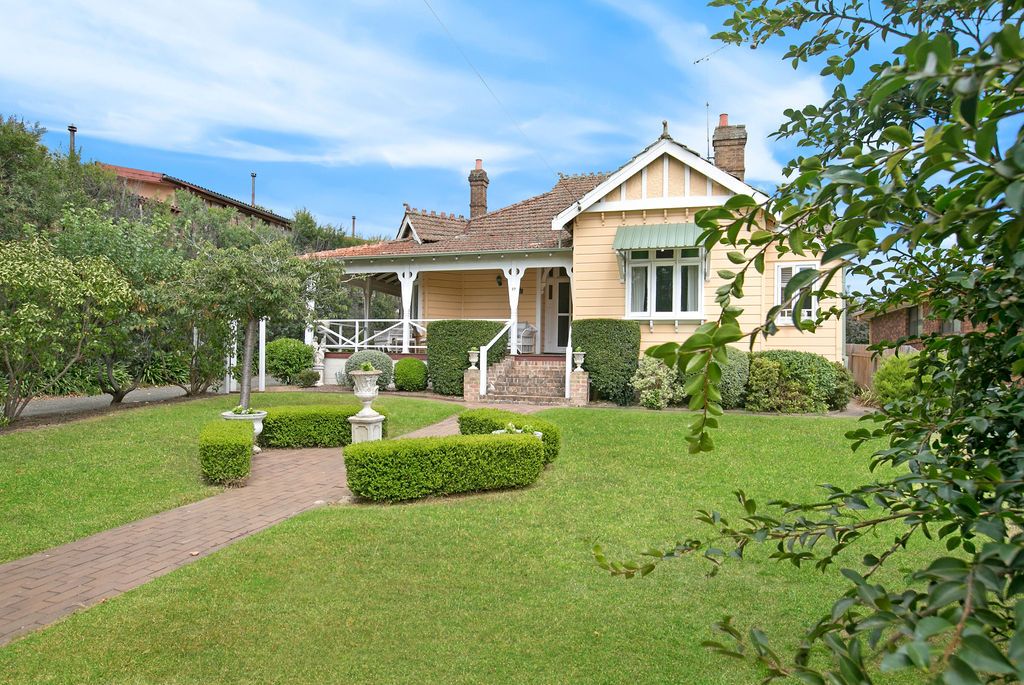 17 Arthur Street, Moss Vale Property History & Address Research Domain