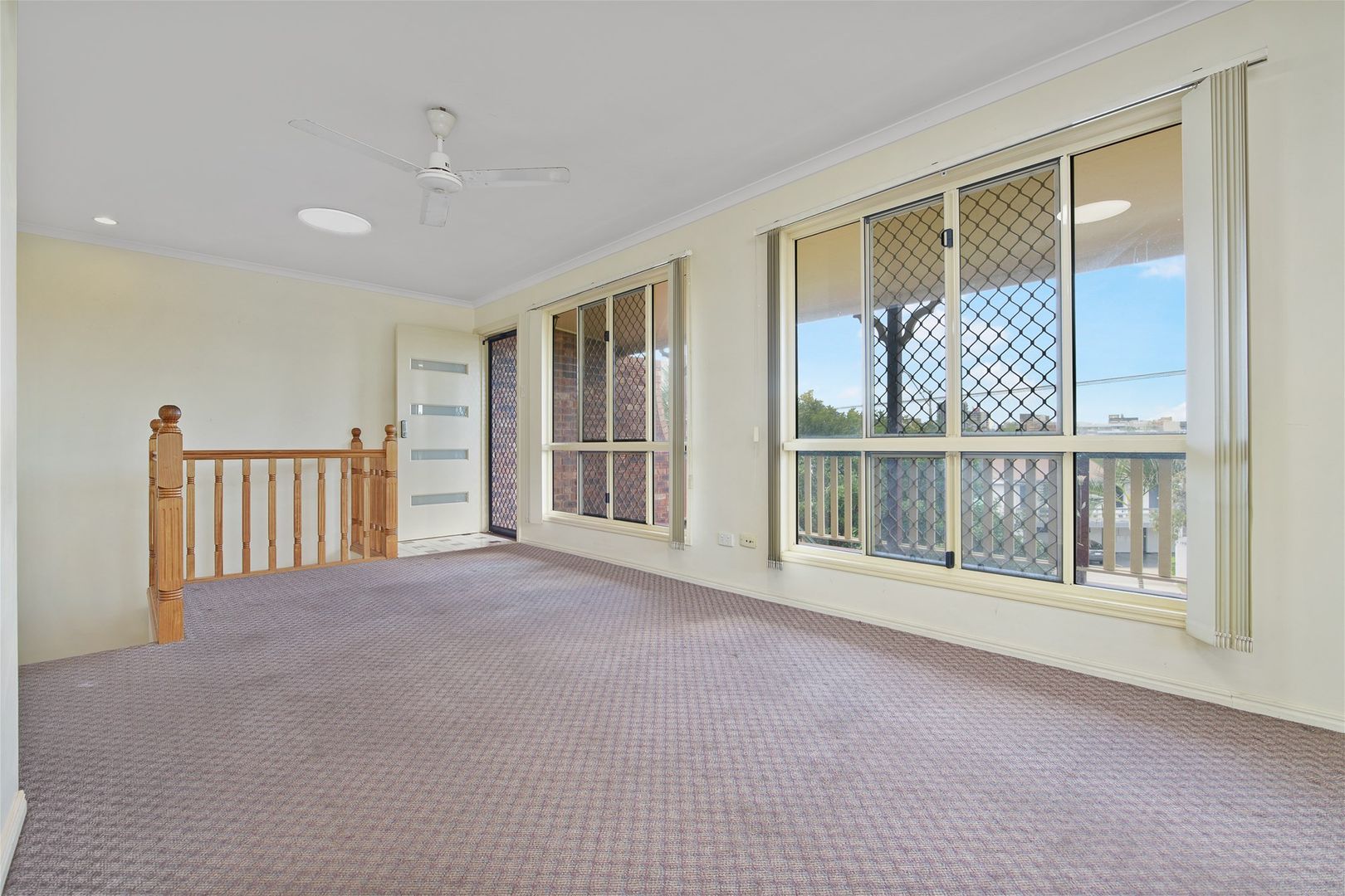 3/12 Kent Street, West Gladstone QLD 4680, Image 2