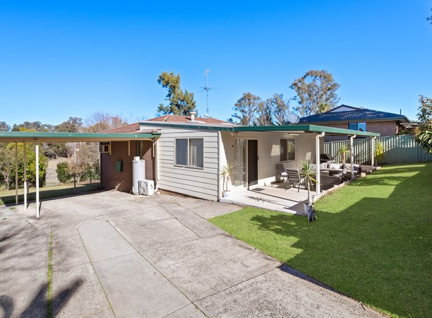 16 Chasselas Avenue, Eschol Park NSW 2558