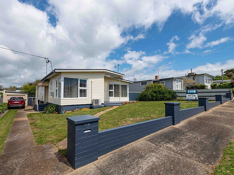 18 Manning Crescent, Devonport TAS 7310, Image 0