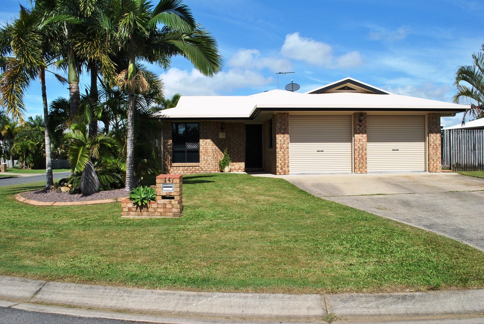 14 Windsor Street, Glenella Property History & Address Research Domain