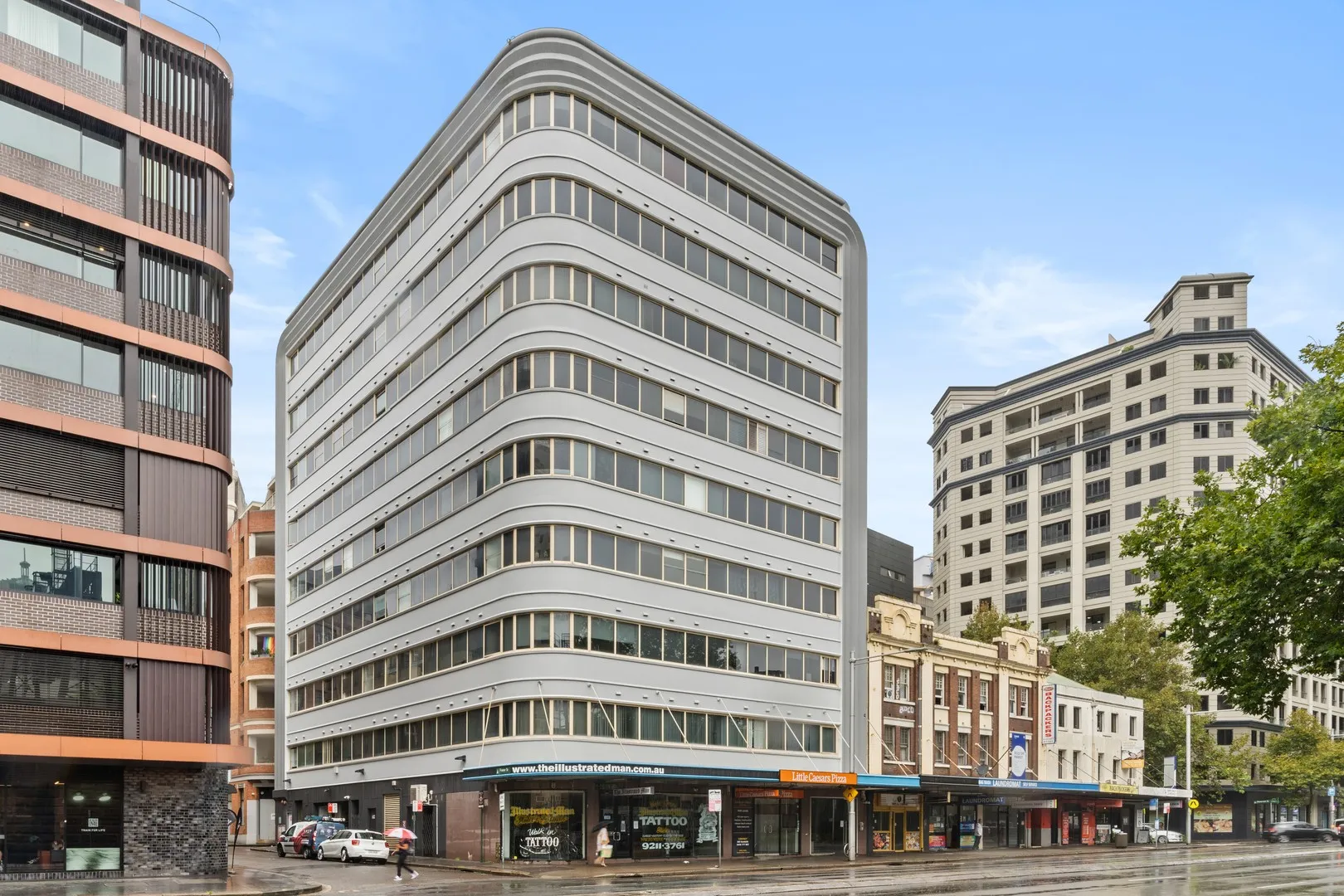 Top-Floor Apartment (Level 8) with Breathtaking City Views, Surry Hills