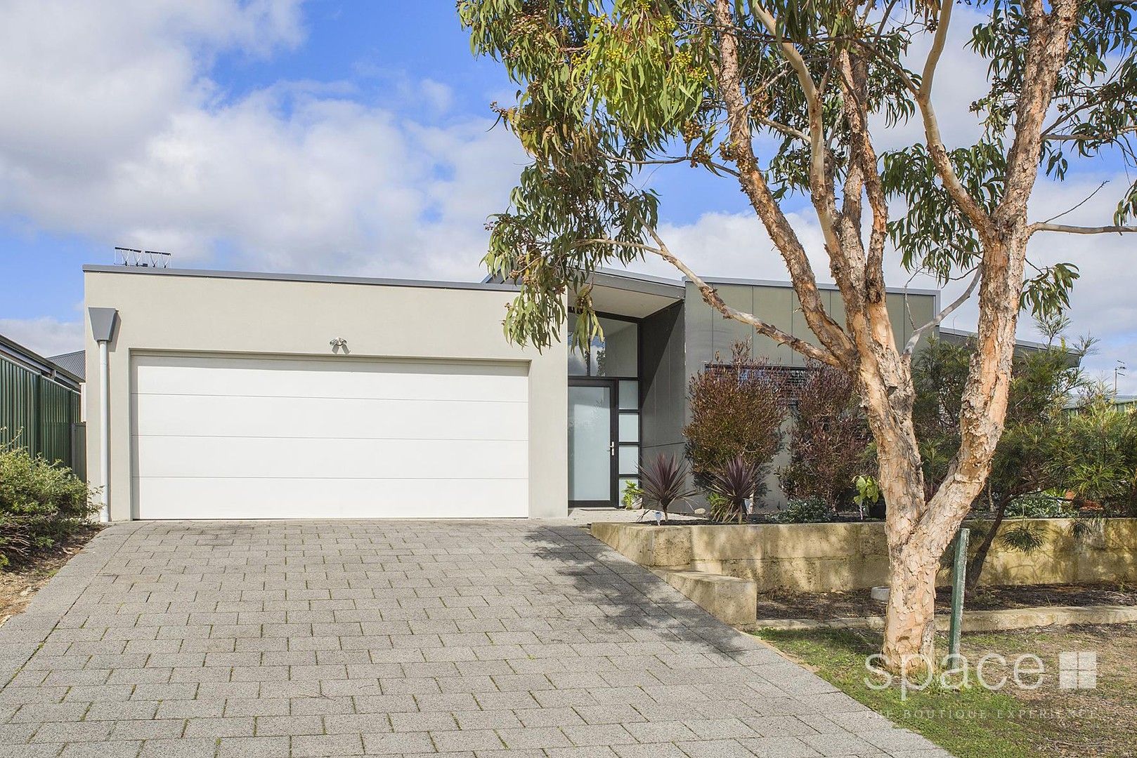 4 bedrooms House in 19 Hibbertia Terrace MARGARET RIVER WA, 6285