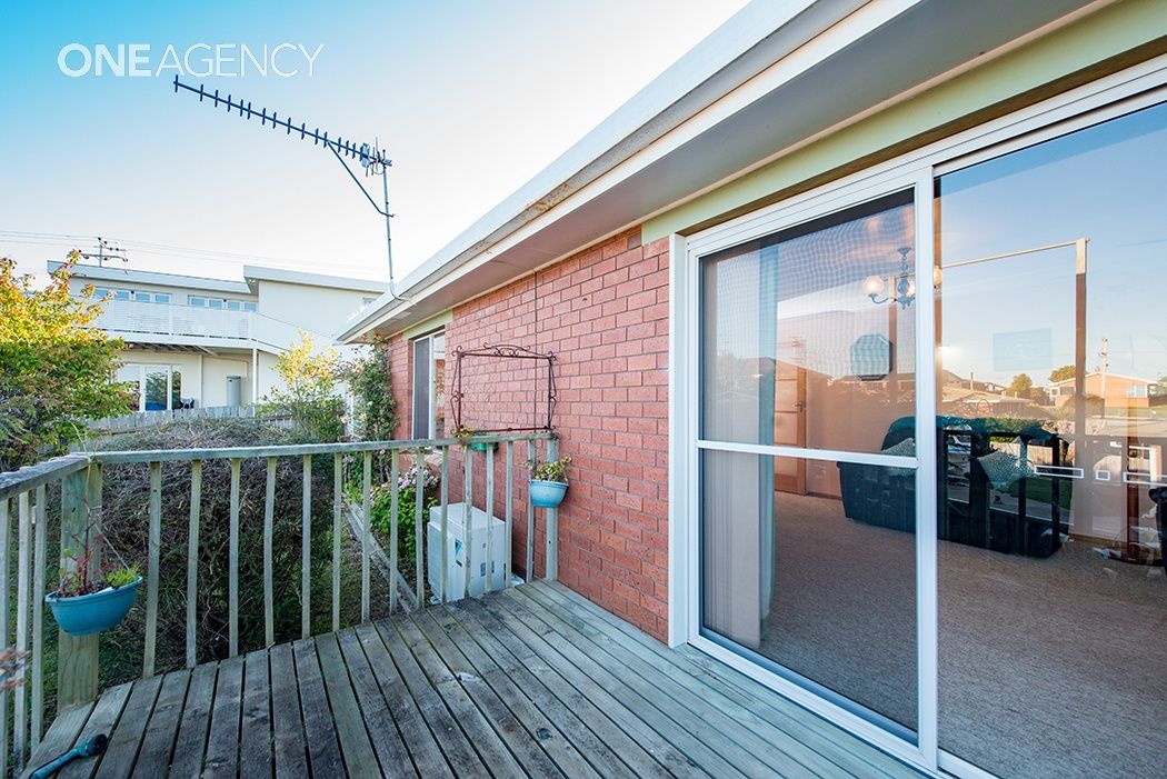 2/17 Turnbull Avenue, Upper Burnie TAS 7320, Image 0