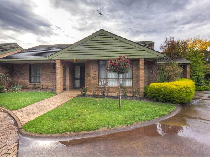 4/147 Wendouree Parade, LAKE WENDOUREE VIC 3350, Image 0