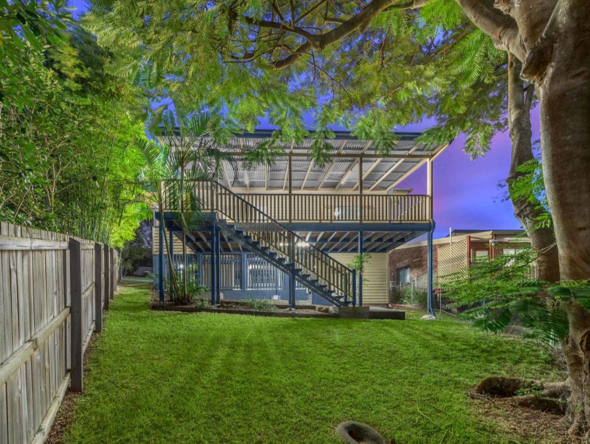 12 Hall Avenue, Norman Park QLD 4170, Image 2