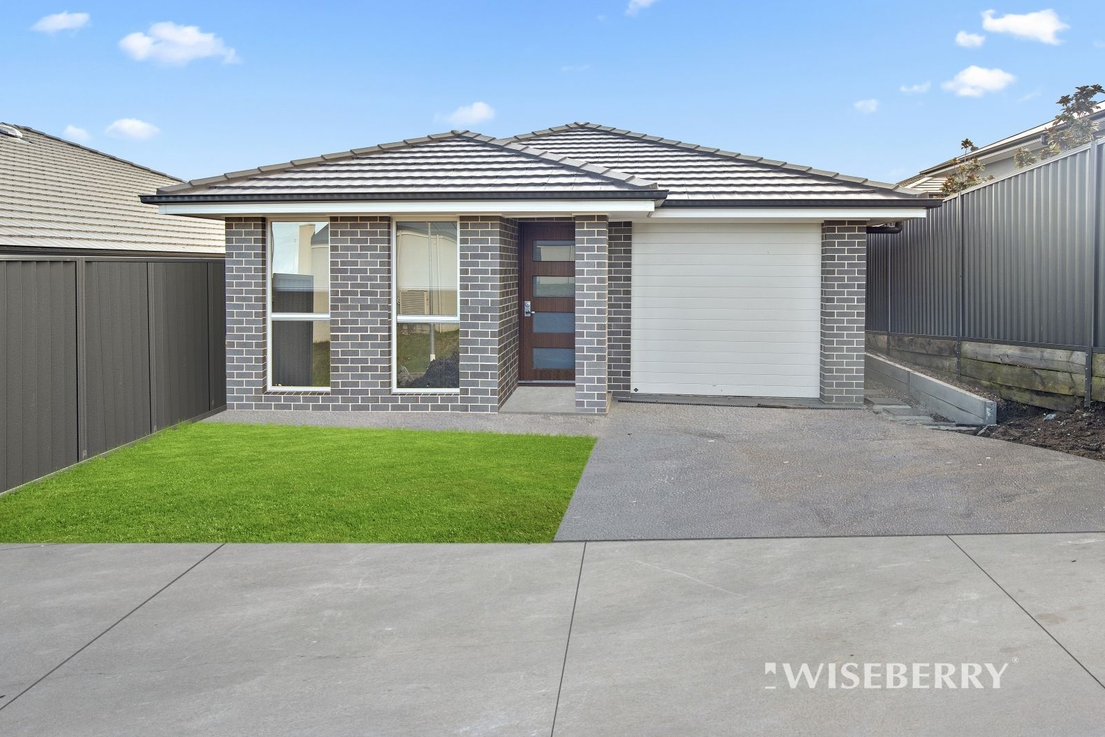 2 bedrooms House in 39a Caravel St HAMLYN TERRACE NSW, 2259