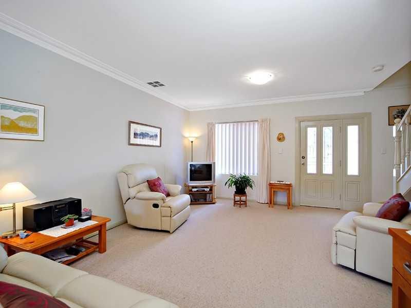 3/133 Russell Avenue, DOLLS POINT NSW 2219, Image 2