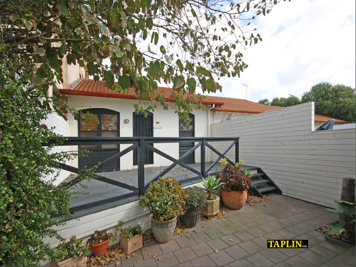 2 bedrooms Apartment / Unit / Flat in 1/43 Wheatland Street SEACLIFF SA, 5049