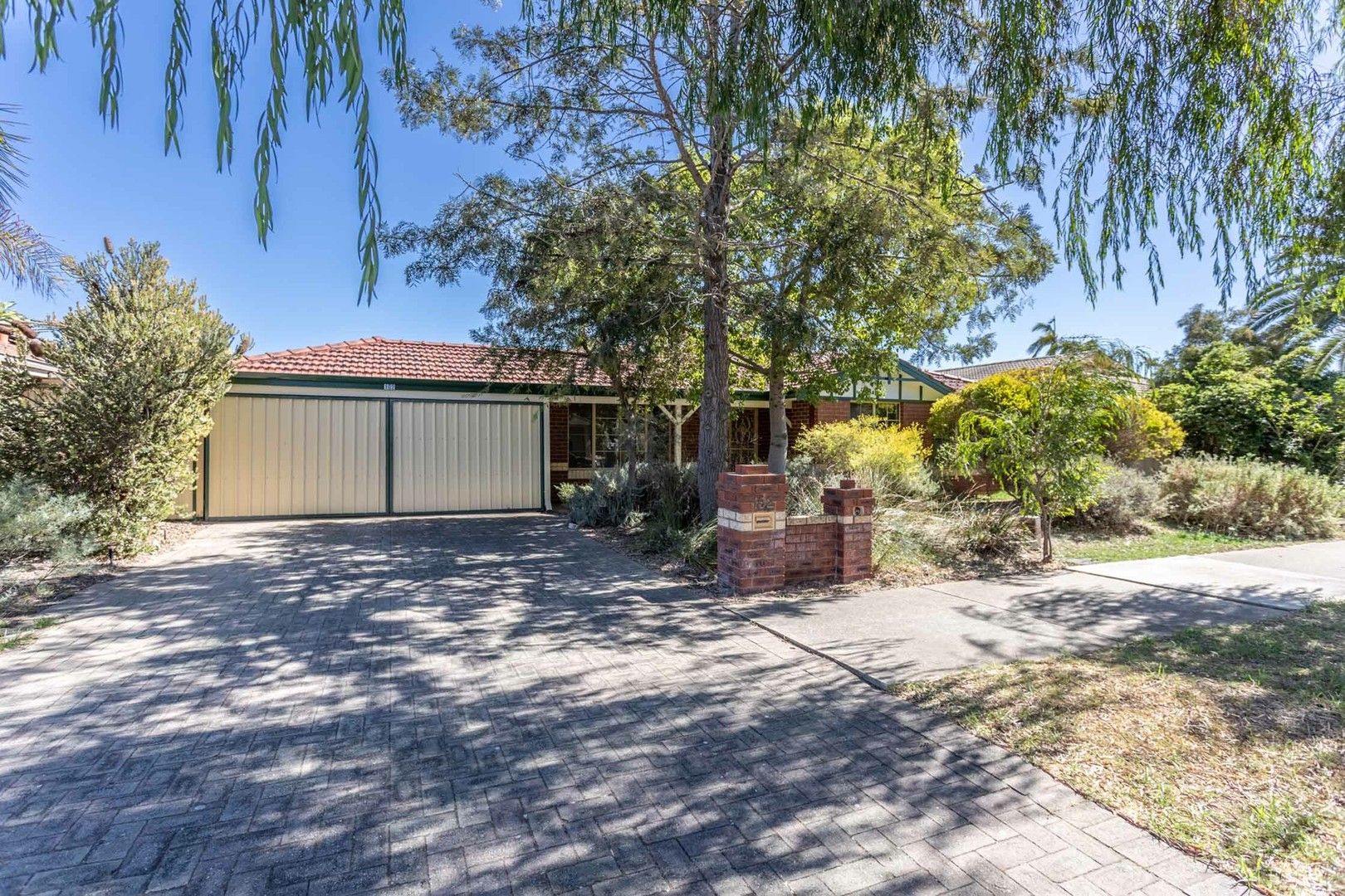 4 bedrooms House in 102 Coronata Drive WARNBRO WA, 6169
