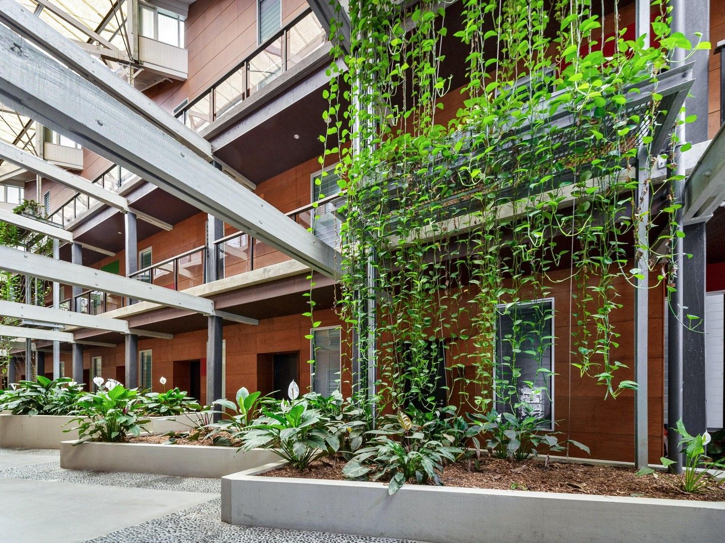 3 bedrooms Apartment / Unit / Flat in 20/36 Vernon Tce TENERIFFE QLD, 4005