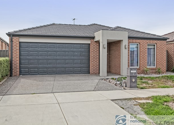 7 Macpherson Circuit, Cranbourne East VIC 3977