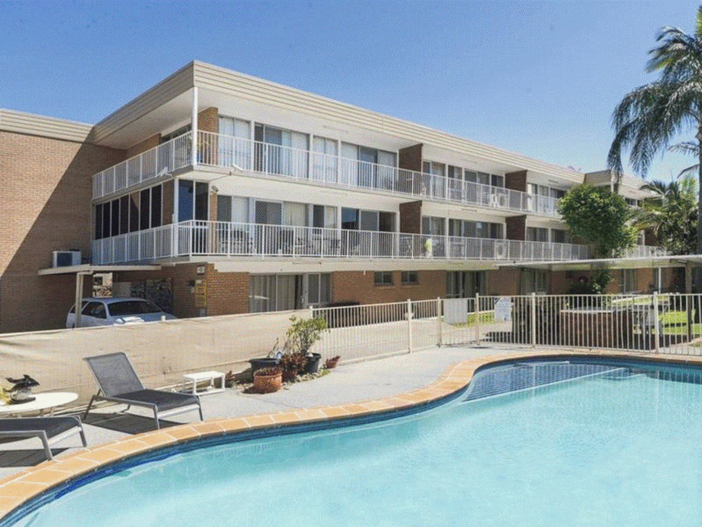 2 bedrooms Apartment / Unit / Flat in 10/54 Frank Street LABRADOR QLD, 4215
