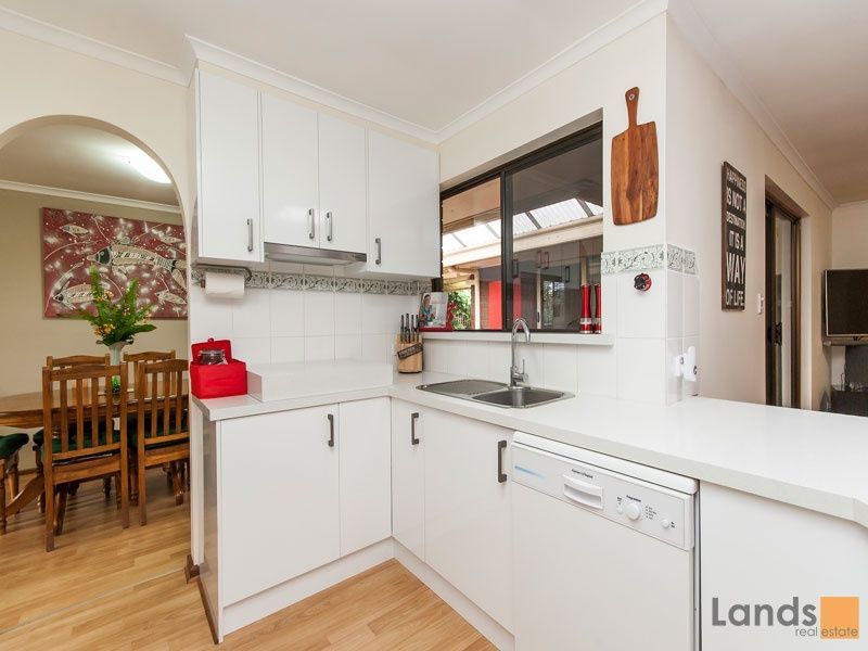 18 Batten Crescent, Pooraka SA 5095, Image 2