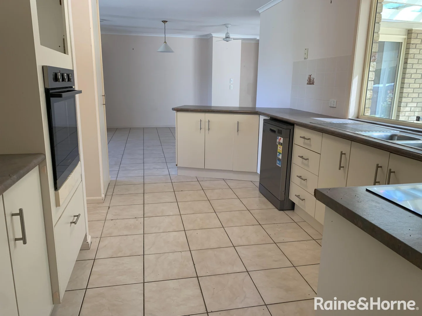 Additional image 8 of 28 Clarance Drive, New Auckland QLD 4680