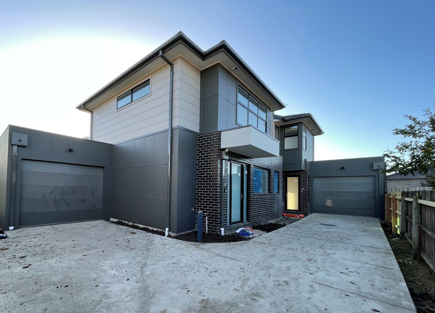 2/4 Hassett Street, Sunshine North Property History & Address Research Domain