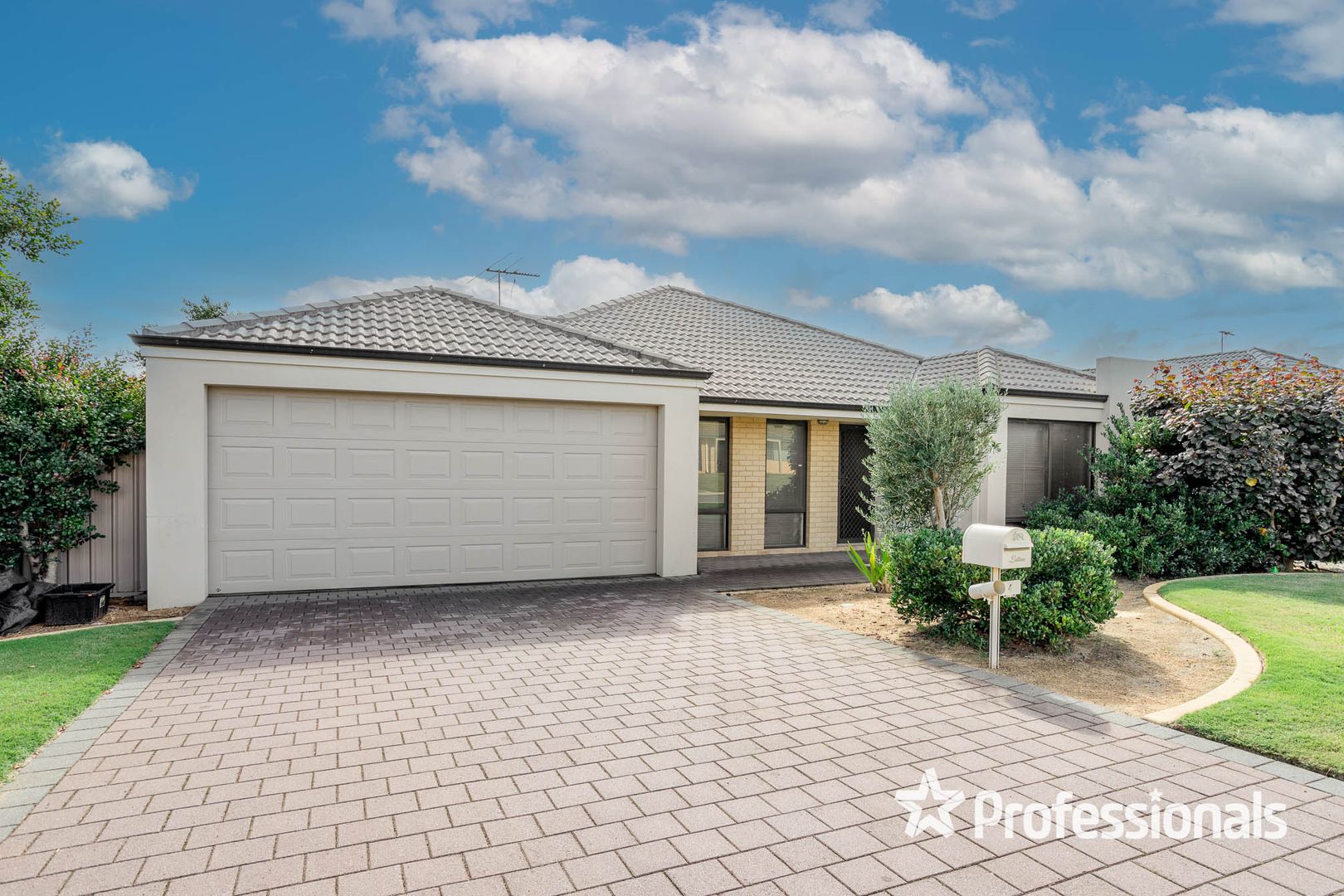 4 Munday Avenue, Brookdale WA 6112, Image 1