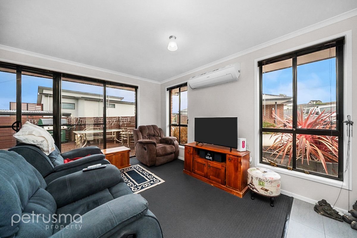 2/21 Vasili Court, Oakdowns TAS 7019, Image 2