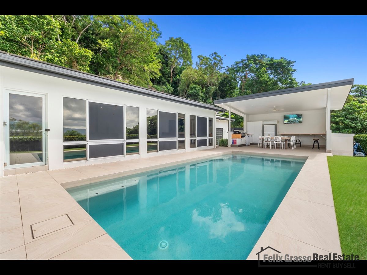 5 bedrooms House in 7 Forum Close MOOROOBOOL QLD, 4870