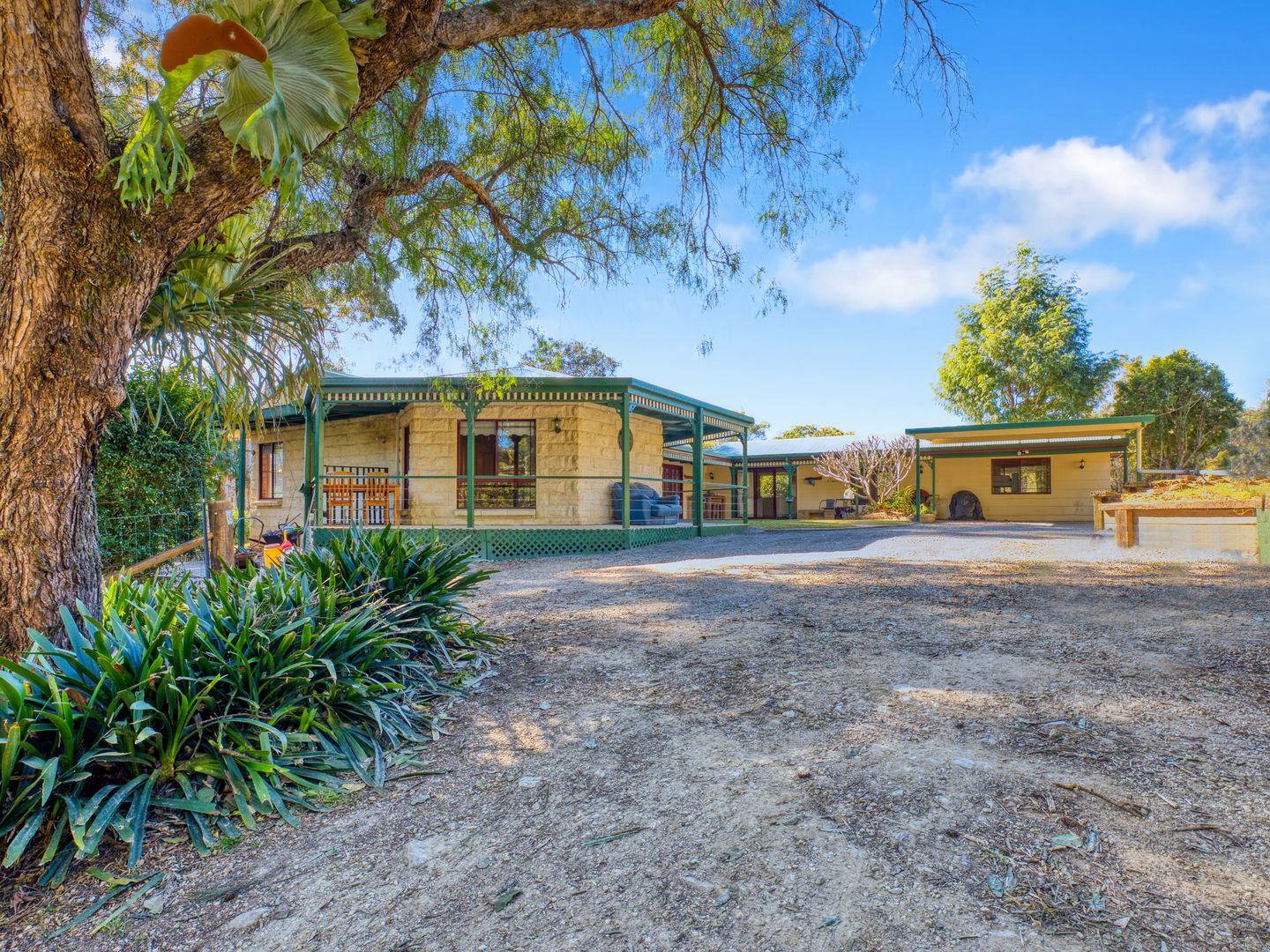 157 Nana Creek Road, Nana Glen Property History & Address Research