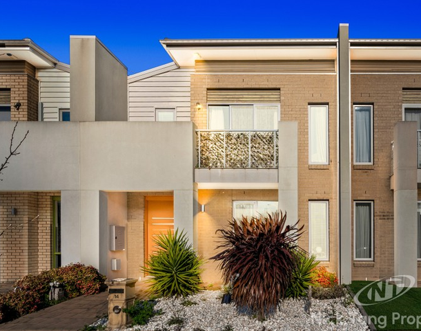 14 Broadbeach Circuit, Point Cook VIC 3030