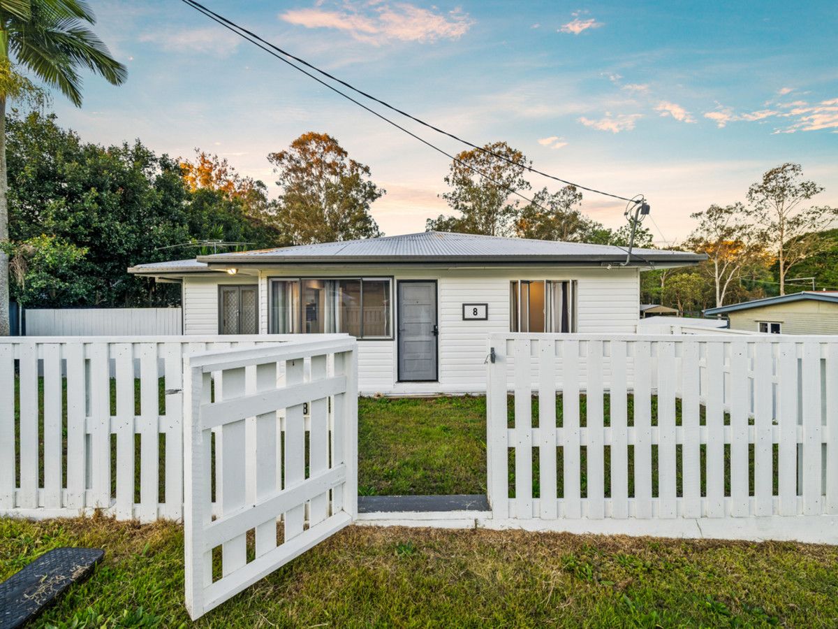3 bedrooms House in 8 Roberts Street NORTH IPSWICH QLD, 4305