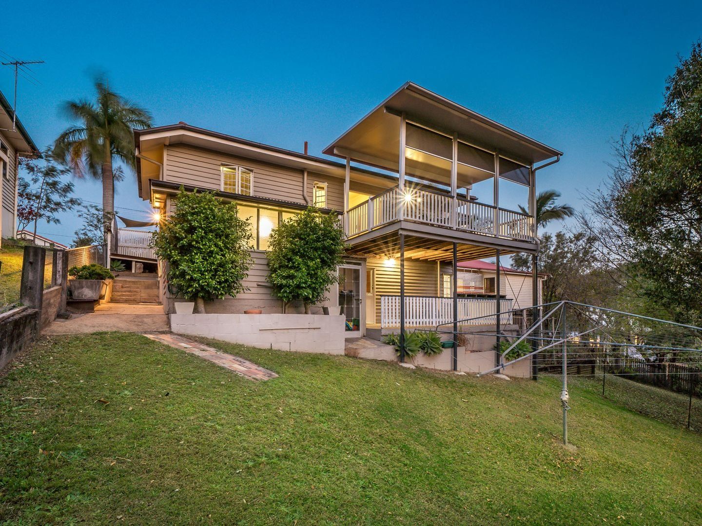 4 bedrooms House in 32 Ryena Street STAFFORD QLD, 4053