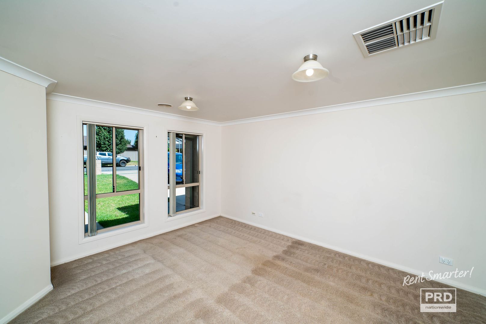 17 Barrima Drive, Glenfield Park NSW 2650, Image 2