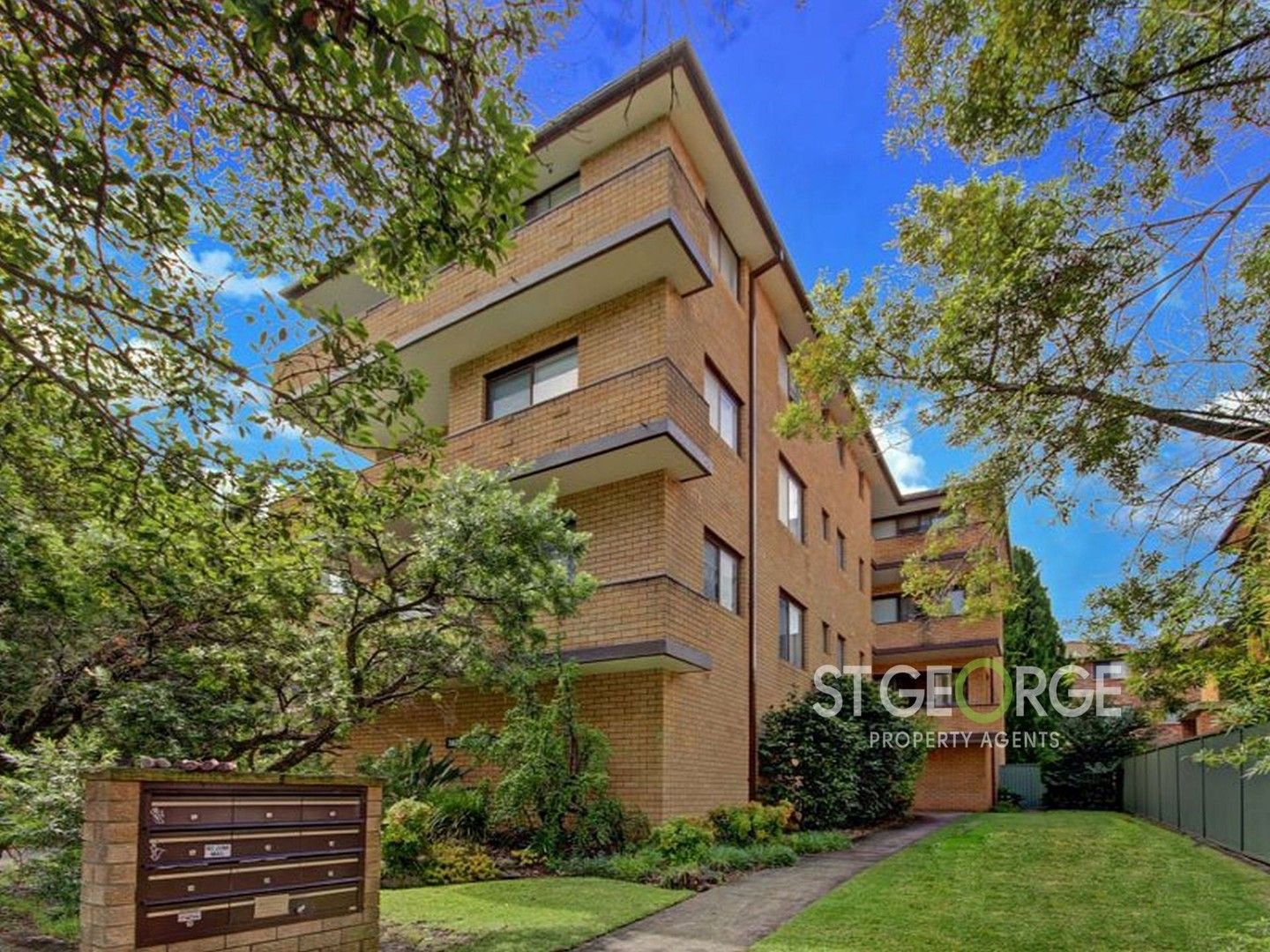 2 bedrooms Apartment / Unit / Flat in 6/39 Austral Street PENSHURST NSW, 2222