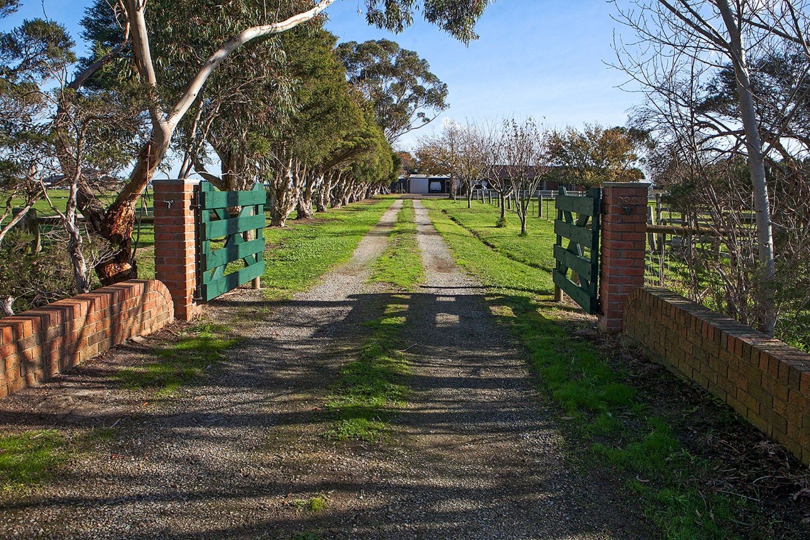 290 Seven Mile Road, Nar Nar Goon Property History & Address Research