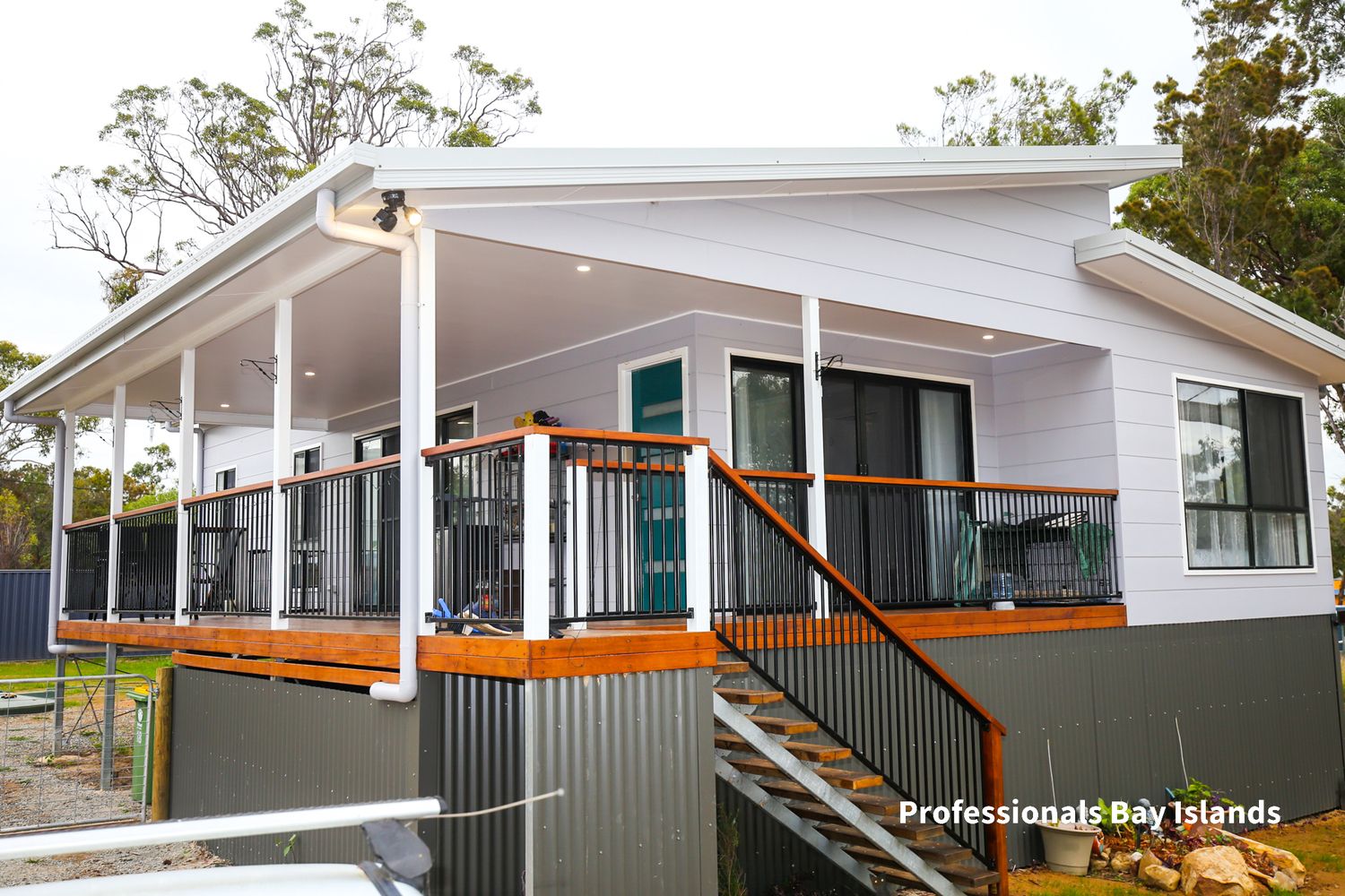 3 bedrooms House in 18 Oomool Street MACLEAY ISLAND QLD, 4184