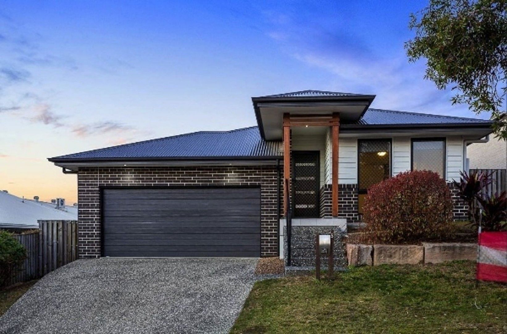 4 bedrooms House in 25 Caraway Street SPRINGFIELD LAKES QLD, 4300