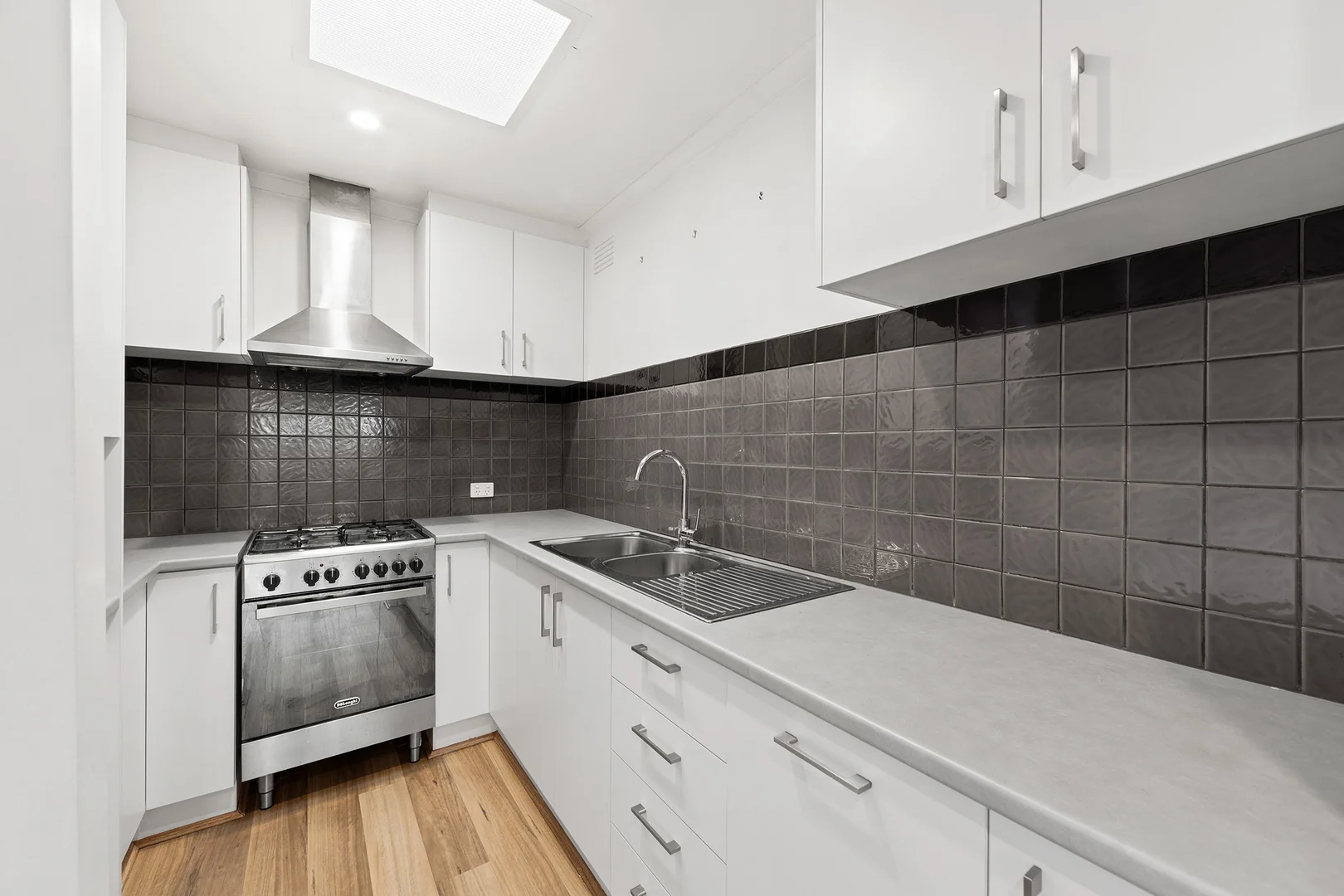 Additional image 4 of 4/37 Westbourne Road, Kensington VIC 3031