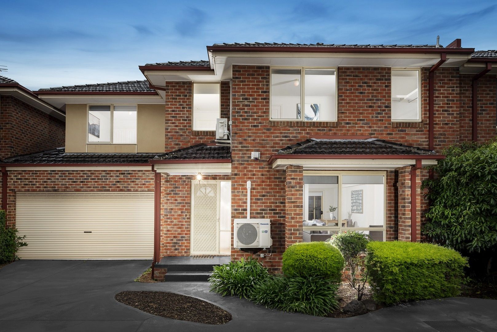 4 bedrooms Townhouse in 4/21-23 Robinson Street CLAYTON VIC, 3168