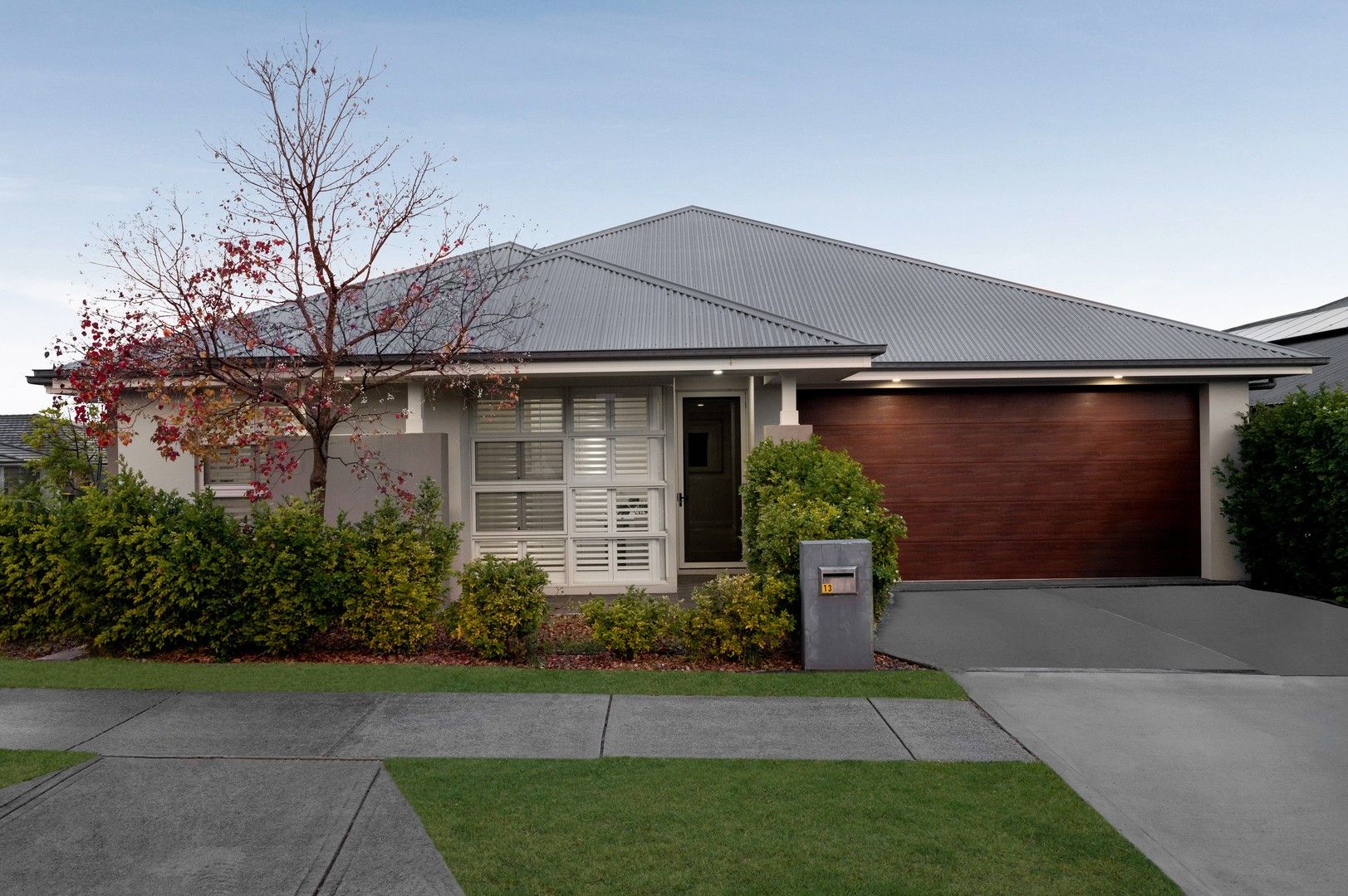 5 bedrooms House in 13 Paxton Street GLEDSWOOD HILLS NSW, 2557