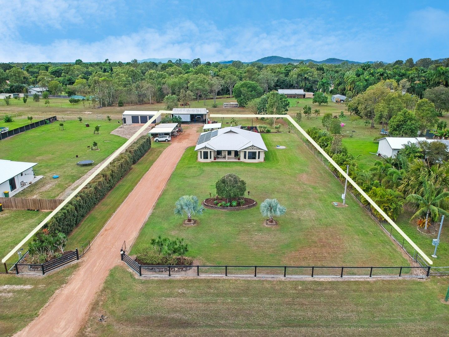 4 bedrooms Acreage / Semi-Rural in 5 Cradler Court BLUEWATER QLD, 4818