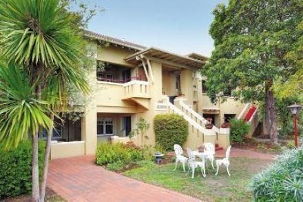 2 bedrooms Apartment / Unit / Flat in 6/260 St Kilda Street BRIGHTON VIC, 3186